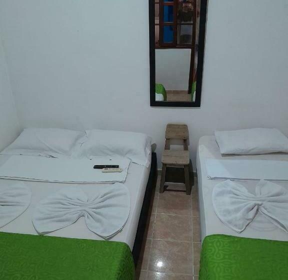 پانسیون Hostal Villa Del Río Las Brisas