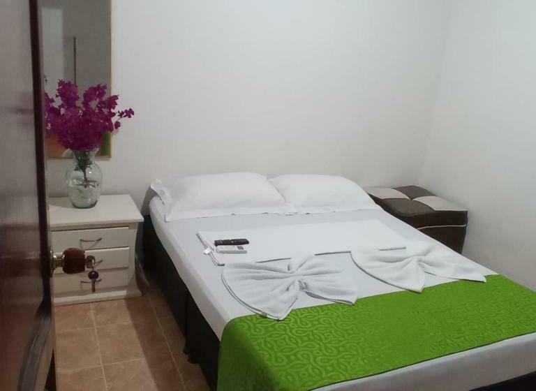 پانسیون Hostal Villa Del Río Las Brisas