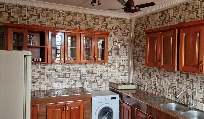 פנסיון Okf Obouba Apartment