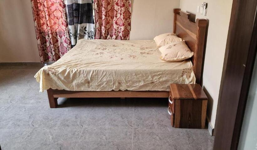 פנסיון Okf Obouba Apartment