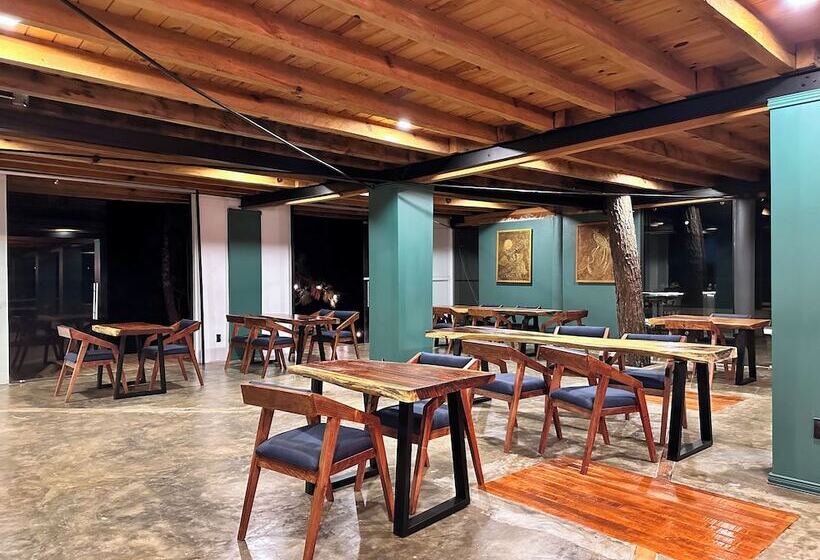 Pine Tree Mazamitla Hotel Boutique & Cabañas