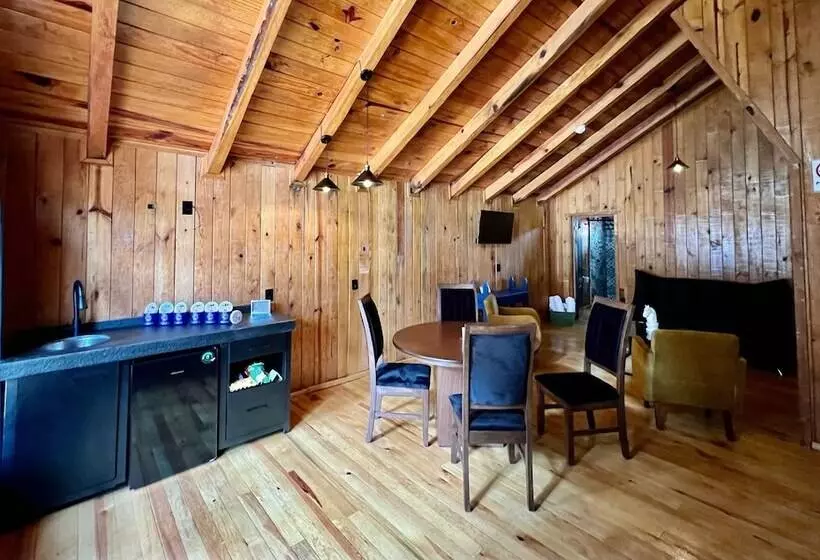 Pine Tree Mazamitla Hotel Boutique & Cabañas