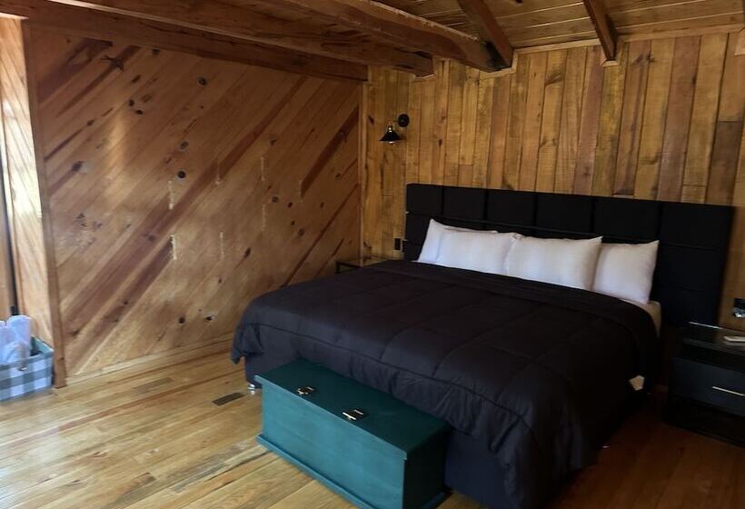 Pine Tree Mazamitla Hotel Boutique & Cabañas