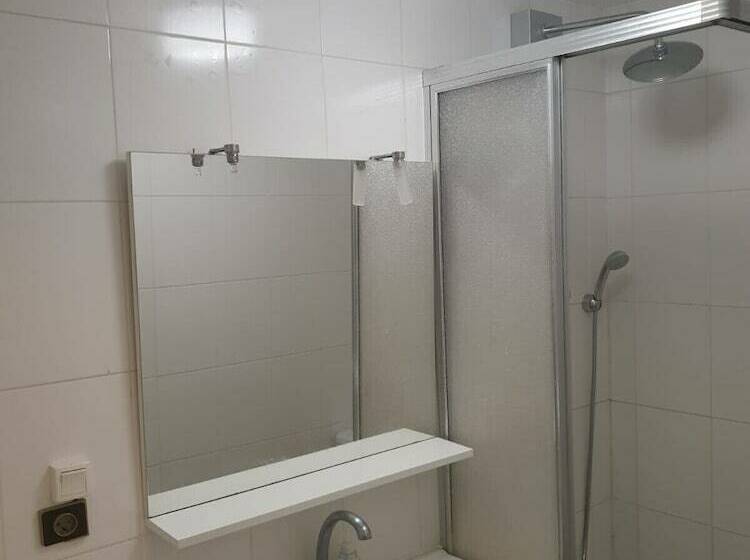 فندق صغير Tony House