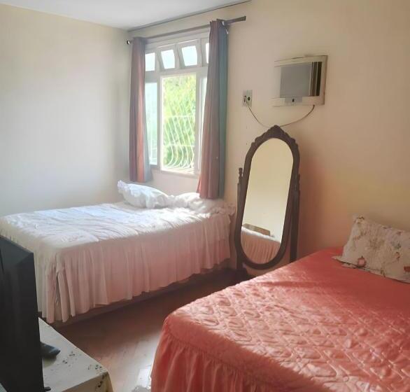 تختخواب و صبحانه Hostel Leonardo