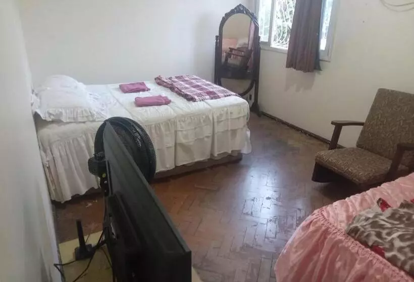ベッドアンドブレックファースト Hostel Leonardo