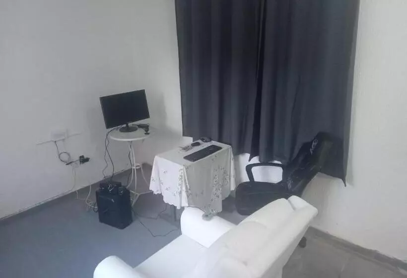 ベッドアンドブレックファースト Hostel Leonardo