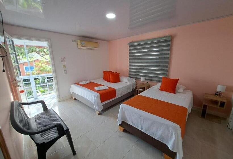 تختخواب و صبحانه Mary & Matt Lodge