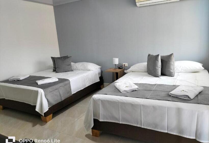 تختخواب و صبحانه Mary & Matt Lodge