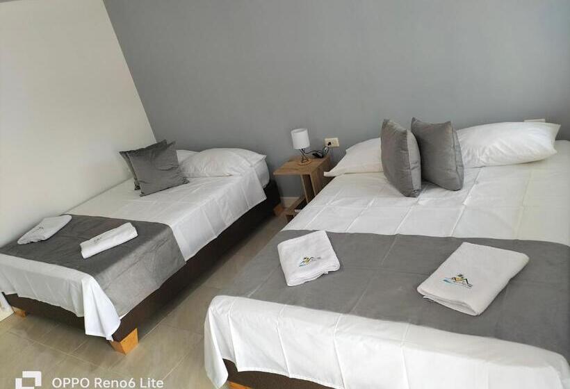 تختخواب و صبحانه Mary & Matt Lodge