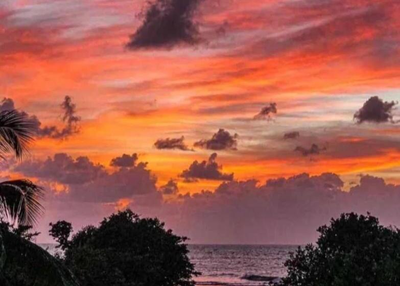 تختخواب و صبحانه Mary & Matt Lodge