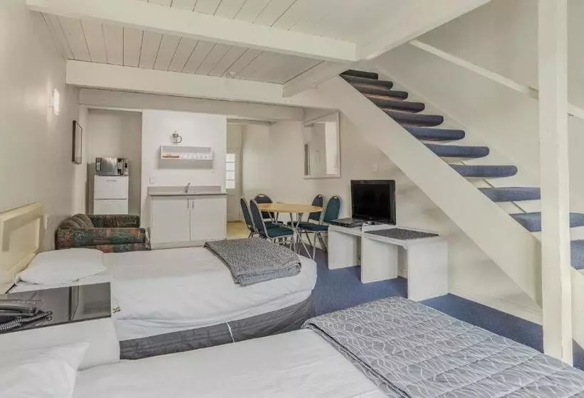 Hotelli Capital Lodge Motor Inn