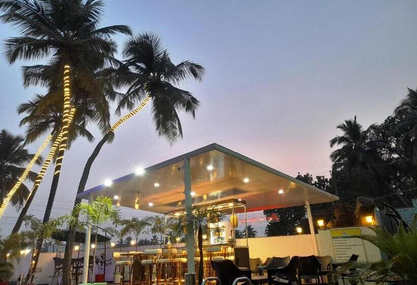 فندق Goa Continental Baga