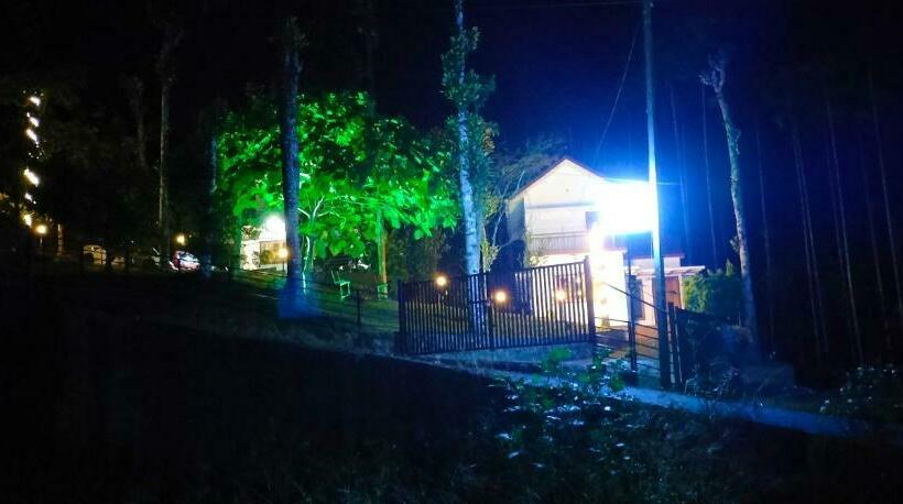 فندق Karapuzha Water Scapes