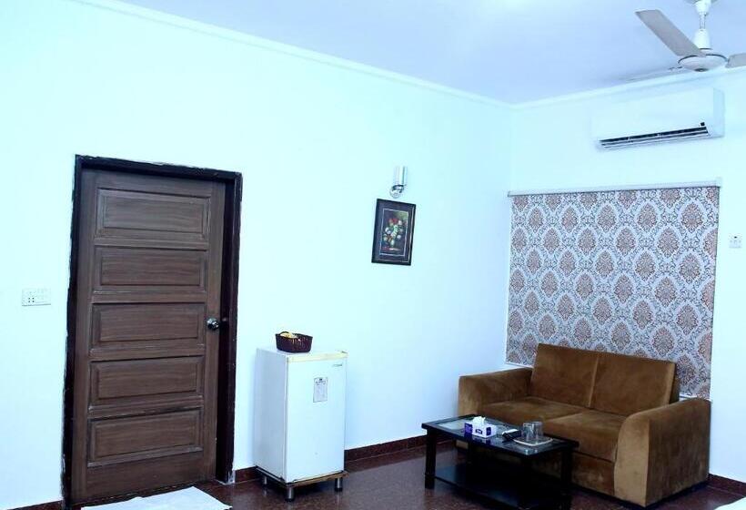 هتل Premier Inn Mall Lahore