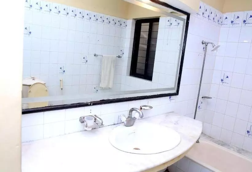 هتل Premier Inn Mall Lahore