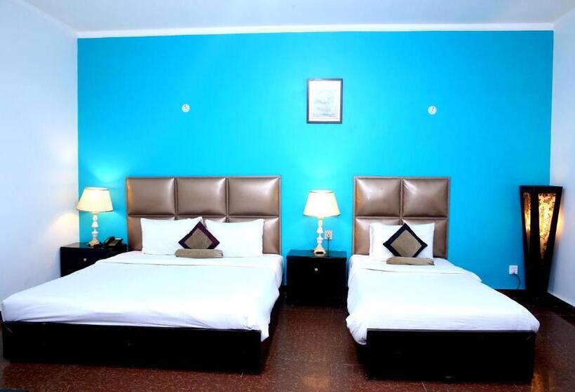 هتل Premier Inn Mall Lahore