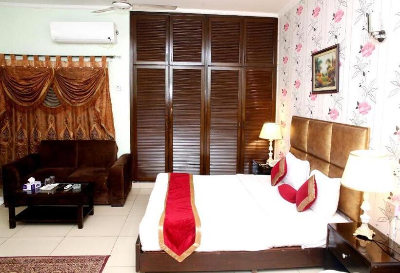 هتل Premier Inn Mall Lahore