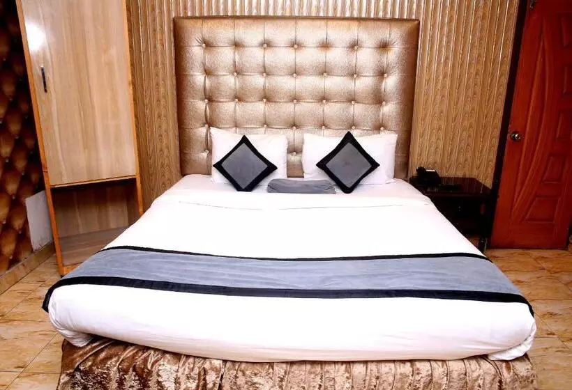 هتل Premier Inn Mall Lahore