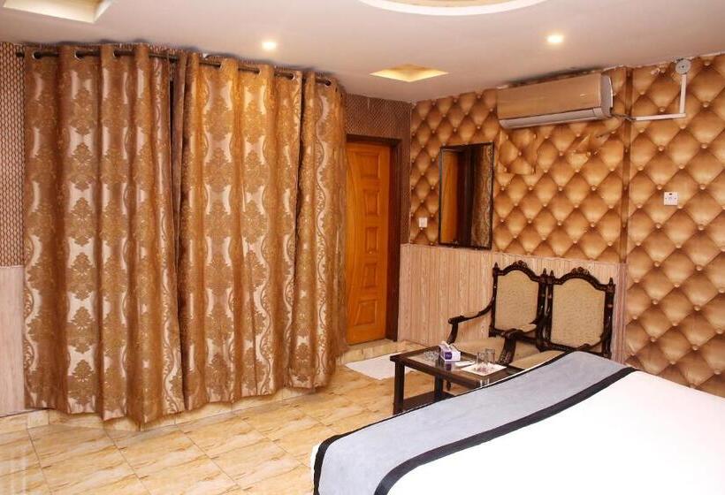 هتل Premier Inn Mall Lahore