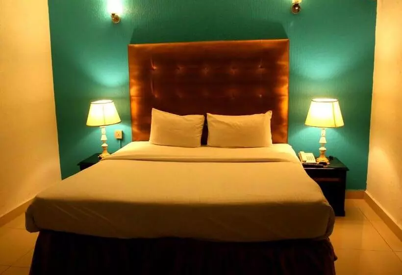 هتل Premier Inn Mall Lahore