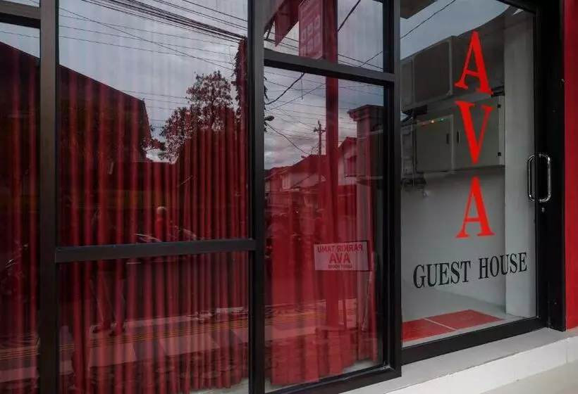 Hotelli Reddoorz Near Alun Alun Magelang 2