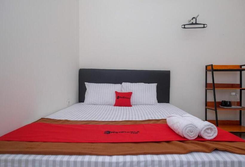 فندق Reddoorz Near Alun Alun Magelang 2