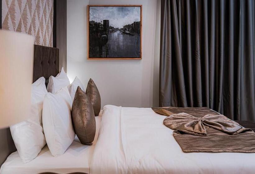 هتل Wali S Suites