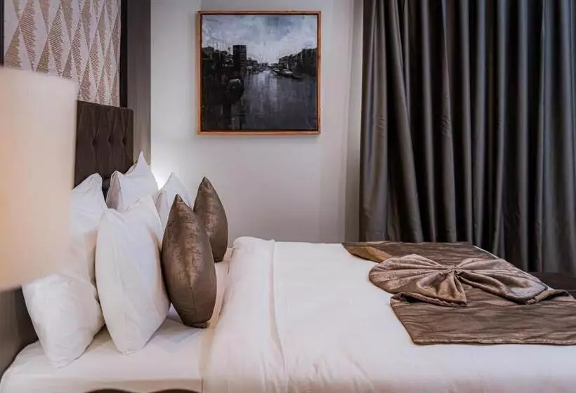 هتل Wali S Suites