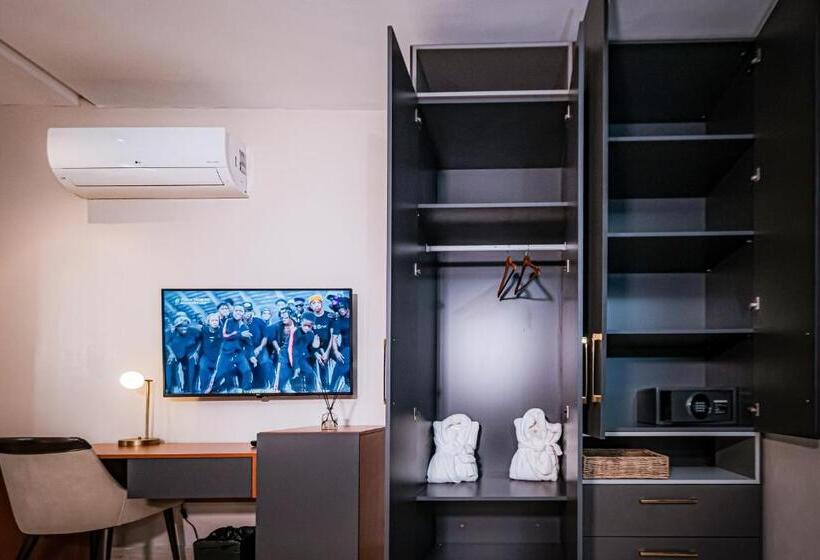 هتل Wali S Suites