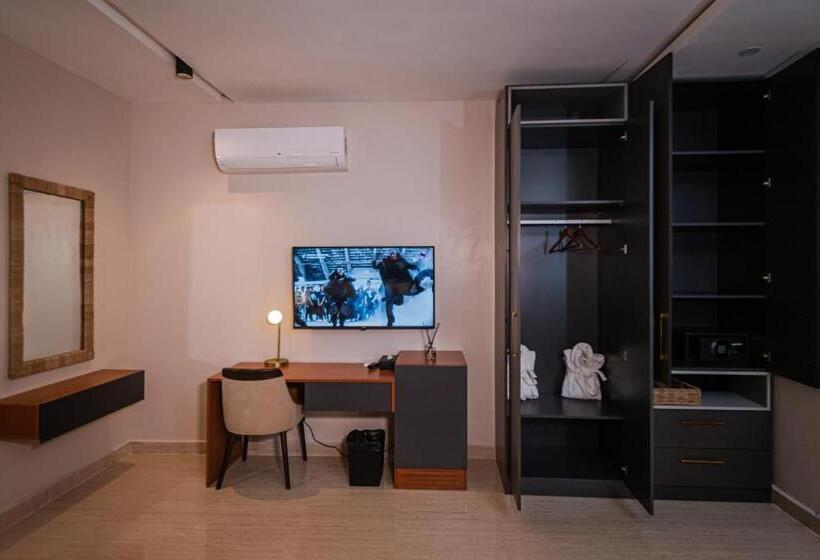 هتل Wali S Suites