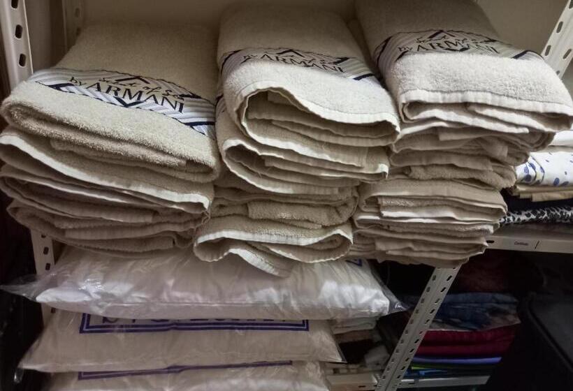 פנסיון Nifa House