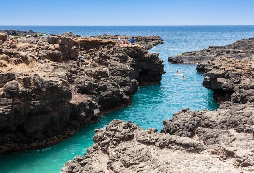 פנסיון Nifa House