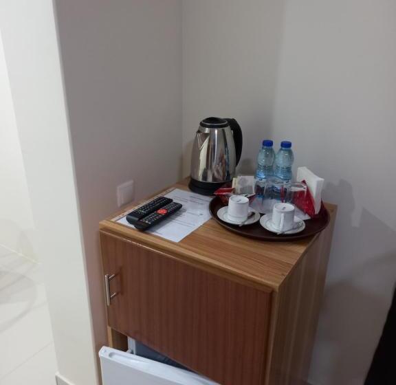 פנסיון Nifa House