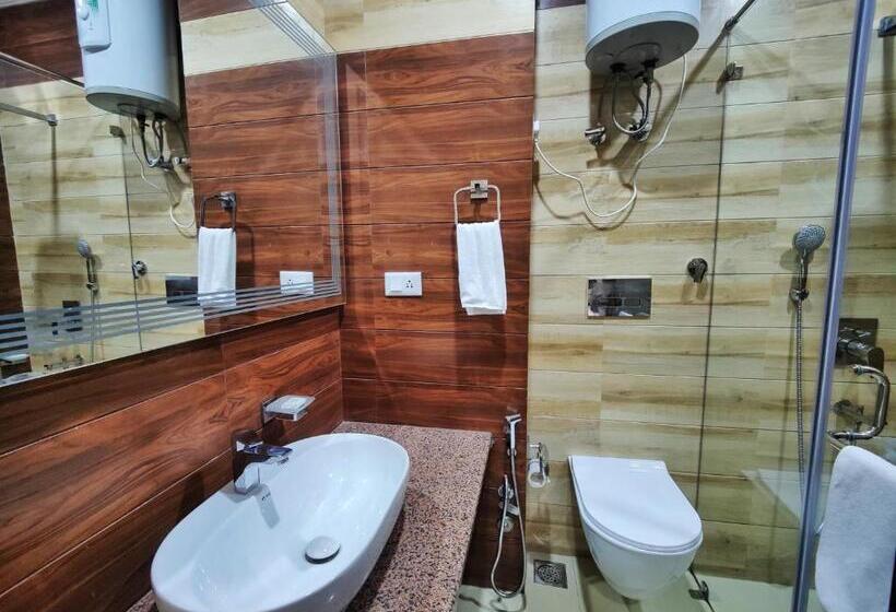 Queen Himya Resort By Dls Hotels