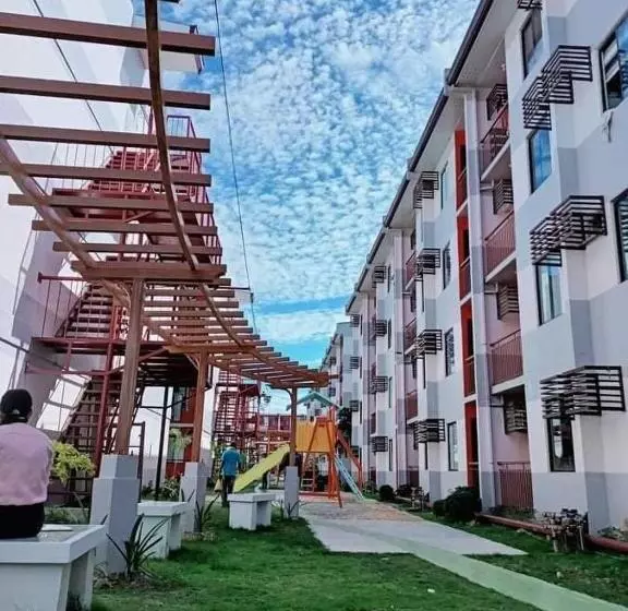 Aamiaismajoitus (B&B) Castle Place Condo Staycation Marilao