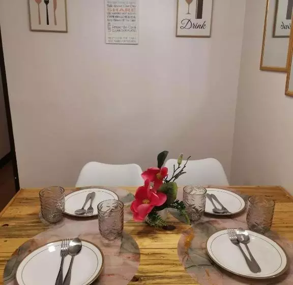 Aamiaismajoitus (B&B) Castle Place Condo Staycation Marilao