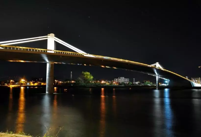 Aamiaismajoitus (B&B) River Dreams