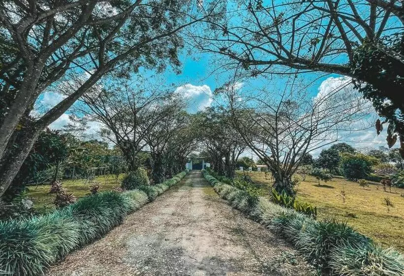 ホテル Casona Montanesa Quindío Eje Cafetero