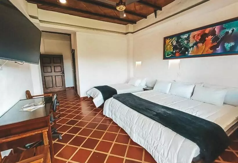 ホテル Casona Montanesa Quindío Eje Cafetero