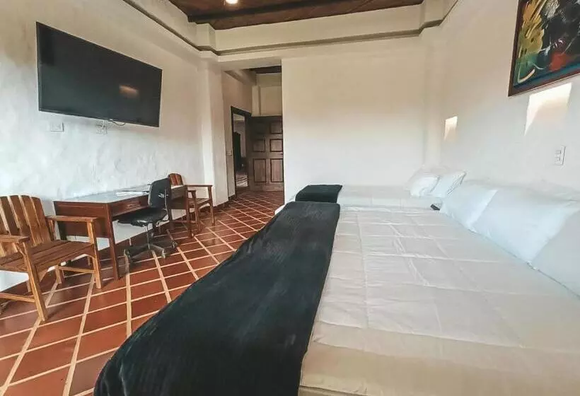 ホテル Casona Montanesa Quindío Eje Cafetero