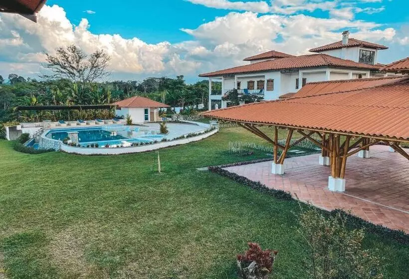 ホテル Casona Montanesa Quindío Eje Cafetero