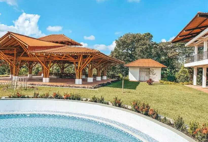 ホテル Casona Montanesa Quindío Eje Cafetero