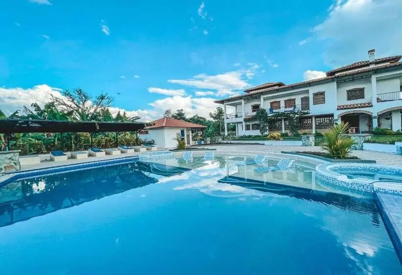 ホテル Casona Montanesa Quindío Eje Cafetero