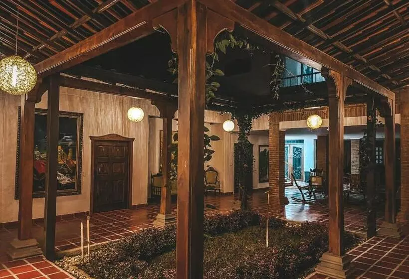 ホテル Casona Montanesa Quindío Eje Cafetero
