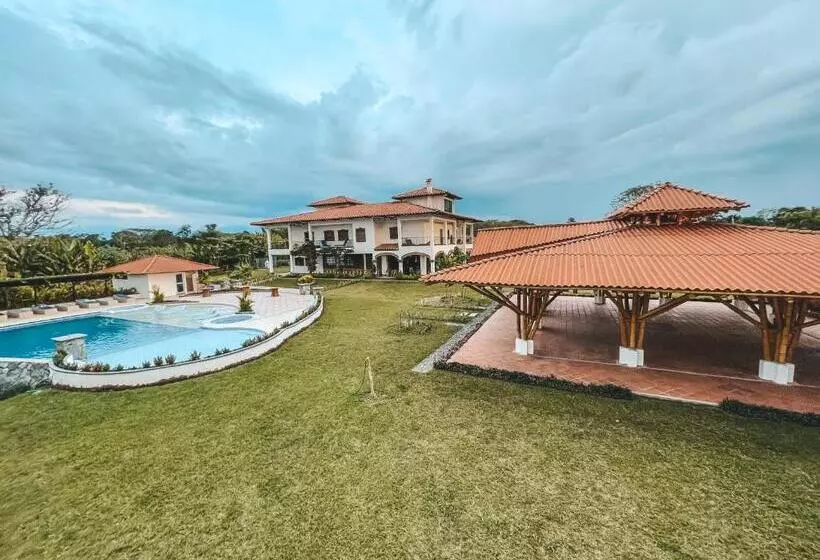 ホテル Casona Montanesa Quindío Eje Cafetero