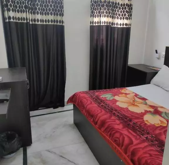 ホテル Khubsaras Palace By Chhabra S