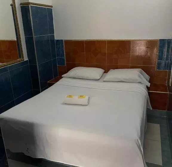 ホテル Los Pinos Neiva