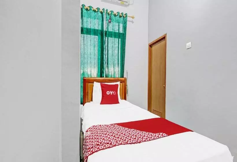 Hotelli Oyo 91960 Fariza House Syariah