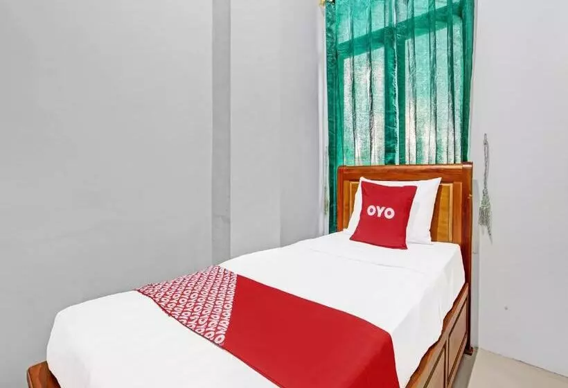 Hotelli Oyo 91960 Fariza House Syariah